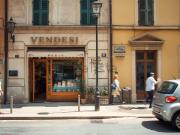 Locale in affitto di 90 m² in Via Cesare Battisti