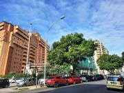 Locale in affitto di 91 m² in Via Ruggero Loria, 2