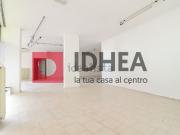 Locale in affitto di 92 m² in Via Castello d&apos Amore