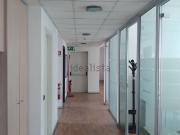 Locale in affitto di 975 m² in Via Generale Cantore
