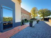 Locale in vendita di 1100 m² in Via Renato Fantoni, 8