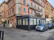 Locale in vendita di 121 m² in Corso del Popolo, 40
