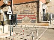 Locale in vendita di 114 m² in Via Imperatore Federico, 75
