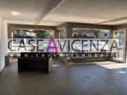 Locale in vendita di 120 m² in Via Roma Camisano