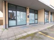 Locale in vendita di 125 m² in Via A. Manzoni, 42