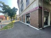 Locale in vendita di 130 m² in Via Cadore, 2