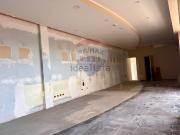 Locale in vendita di 130 m² in Via Giovanni Modugno, 29