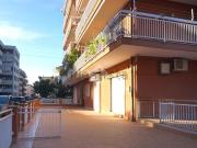 Locale in vendita di 130 m² in Via Ugo Foscolo, 36