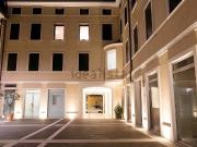 Locale in vendita di 140 m² in Via Giacomo Matteotti