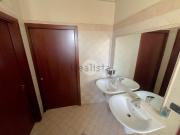 Locale in vendita di 140 m² in Via Provinciale, 1