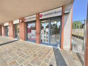 Locale in vendita di 148 m² in Piazza Sandro Pertini, 18