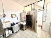 Locale in vendita di 150 m² in Strada Senza Nome, 200