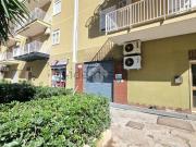 Locale in vendita di 150 m² in Via Azolino Hazon, 53