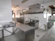 Locale in vendita di 150 m² in Via Campagna, 16