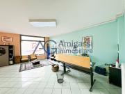 Locale in vendita di 160 m² in Via Carlo Carbonoli