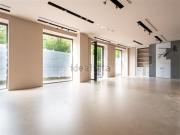 Locale in vendita di 170 m² in Via Gerolamo Tiraboschi