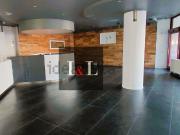 Locale in vendita di 180 m² in Piazza San Nicolò, 13