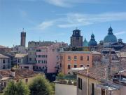 Locale in vendita di 185 m² in Via del Municipio