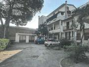 Locale in vendita di 1992 m² in Via Montalese