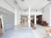 Locale in vendita di 300 m²
