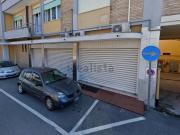 Locale in vendita di 208 m² in Via Montello, 1