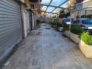 Locale in vendita di 215 m² in Via dei Coribanti, 30
