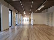 Locale in vendita di 219 m² in Via Gramsci