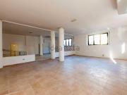 Locale in vendita di 227 m² in Via Senese