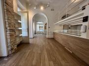 Locale in vendita di 230 m² in Via Fratelli Bandiera, 37