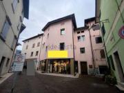 Locale in vendita di 230 m² in Via San Maria