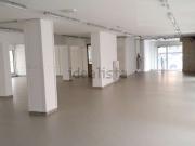 Locale in vendita di 240 m² in Via Giacomo Puccini