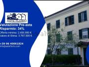 Locale in vendita di 2438 m² in Via Cisa Traversa III