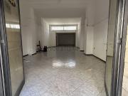 Locale in vendita di 244 m² in Via Romagna, 7