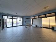 Locale in vendita di 245 m² in Via Sandro Pertini, 2