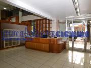 Locale in vendita di 246 m² in Piazza Vittorio Veneto, 5