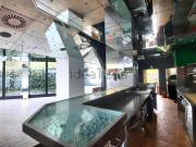 Locale in vendita di 250 m² in Via Padova, 276