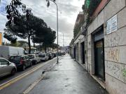Locale in vendita di 25 m² in Via Tuscolana, 532