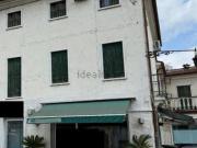 Locale in vendita di 260 m² in Piazza Umberto I, 21