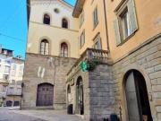 Locale in vendita di 270 m² in Via San Giacomo, 2