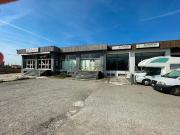 Locale in vendita di 300 m²