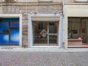 Locale in vendita di 30 m² in Via Fenuzzi, 16