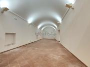 Locale in vendita di 310 m² in Via Bartolo, 27