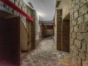 Locale in vendita di 312 m² in Via Gioviano Pontano, 66