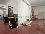 Locale in vendita di 313 m² in Via Letoianni