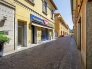 Locale in vendita di 329 m² in Via Cortelonga, 6