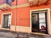 Locale in vendita di 330 m² in Via Raffaele Colosi, 55