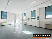 Locale in vendita di 335 m² in Via Fratelli Kennedy, 8