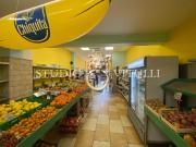 Locale in vendita di 340 m² in Via Giovanni Amendola, 51