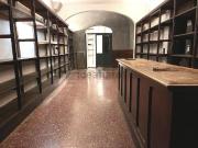 Locale in vendita di 344 m² in Via San Felice, 48