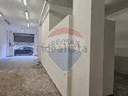 Locale in vendita di 350 m² in Via Avellino, 12